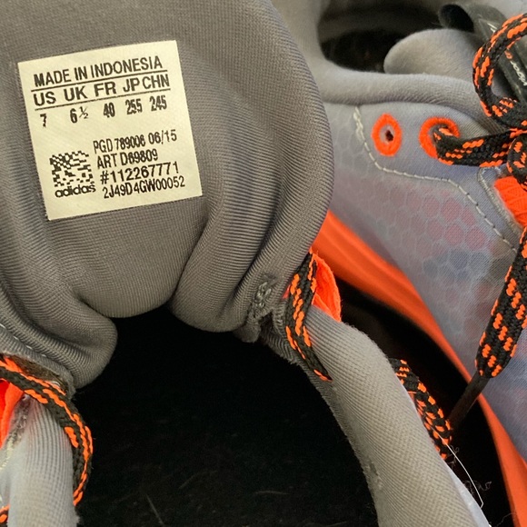 Worn for less than 2 hours - Picture 3 of 4